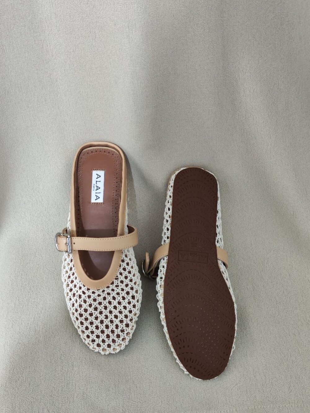 ALAÏA nude woven mesh Mary Jane mules with a single buckle. - Picture 4 of 7